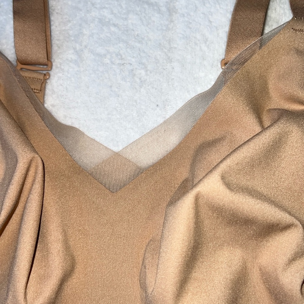 Honeylove CrossOver Wireless Bra - Picture 11 of 15